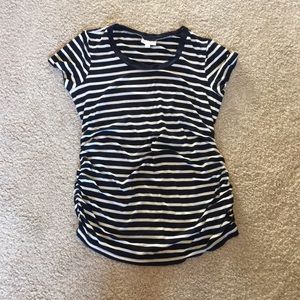 a pea in the pos maternity top